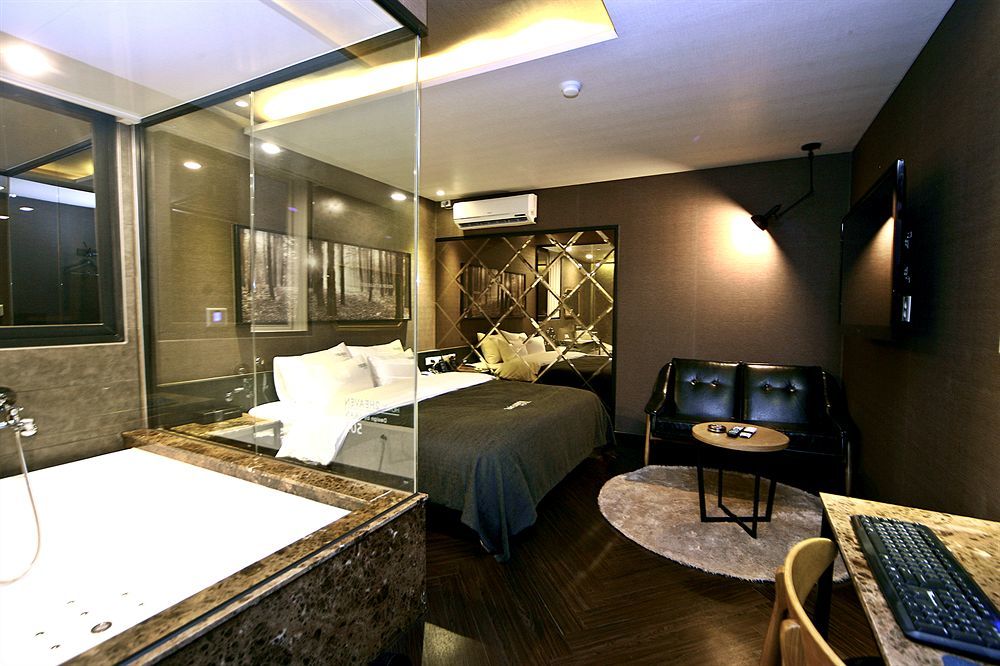 2 Heaven Hotel Seomyeon Пусан Экстерьер фото