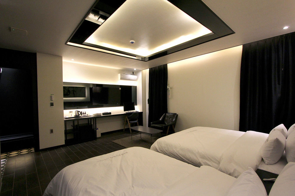 2 Heaven Hotel Seomyeon Пусан Экстерьер фото
