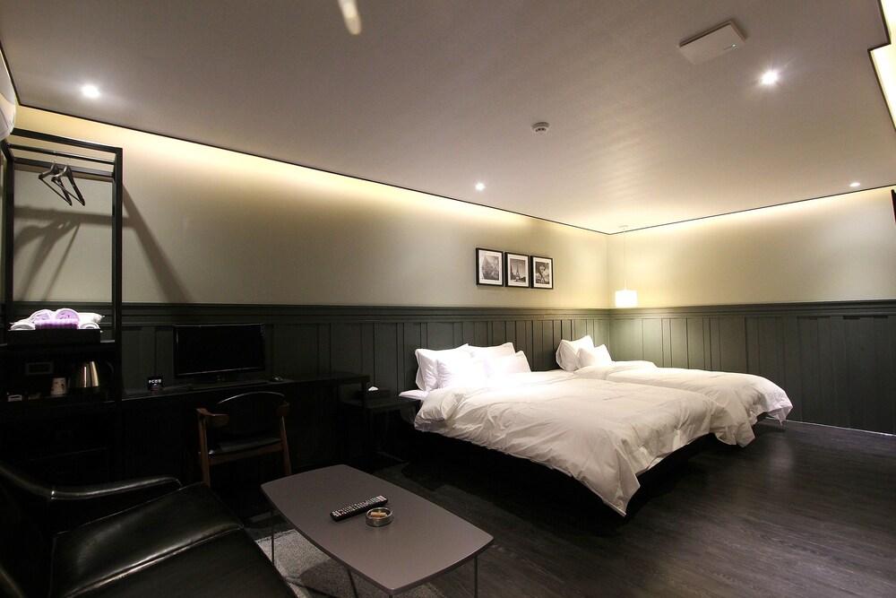 2 Heaven Hotel Seomyeon Пусан Экстерьер фото