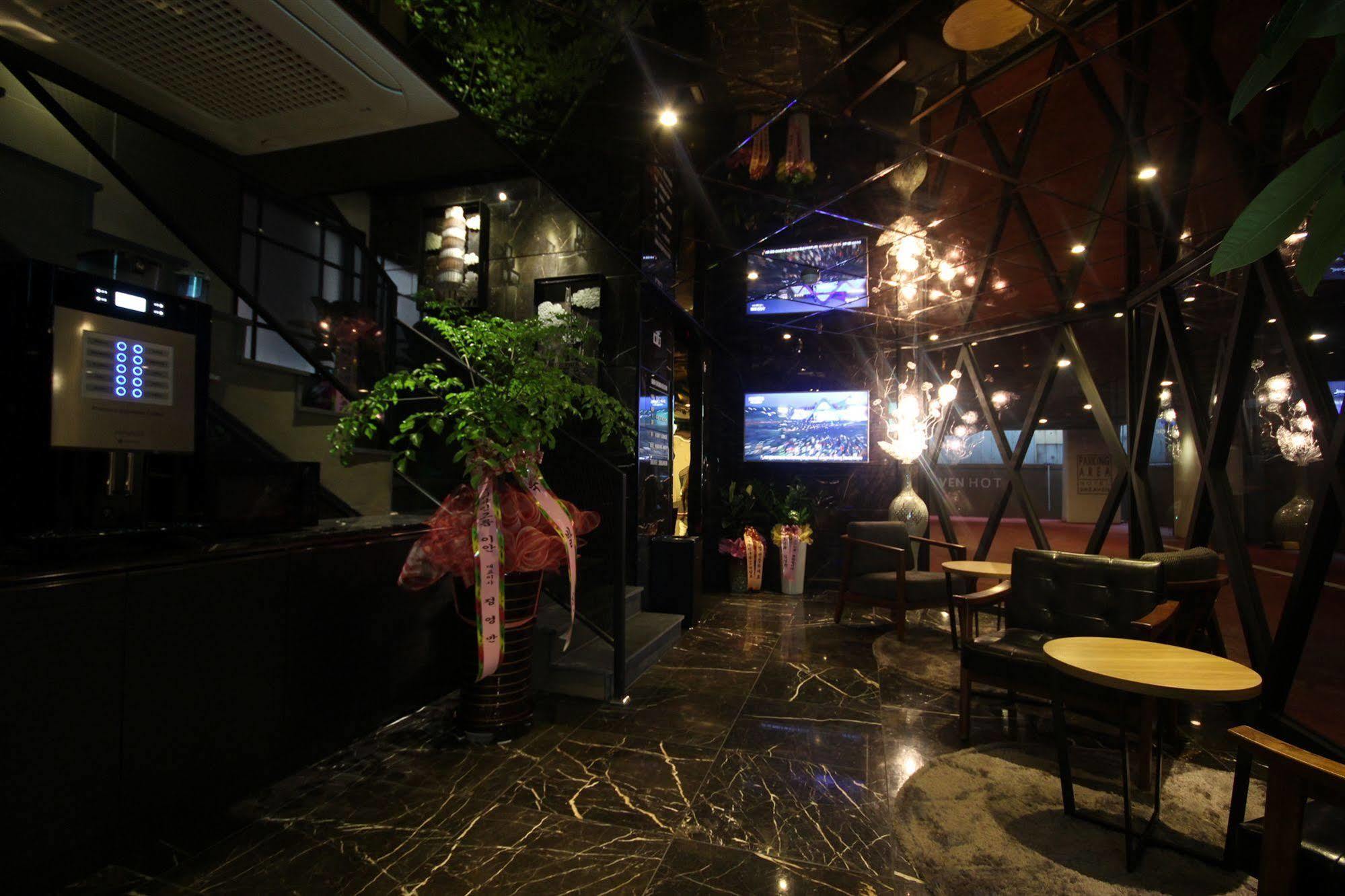 2 Heaven Hotel Seomyeon Пусан Экстерьер фото