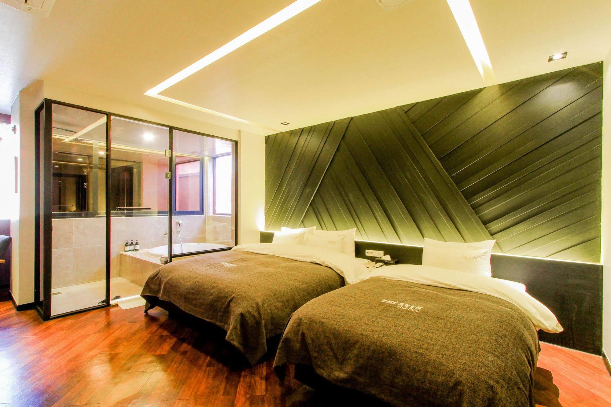 2 Heaven Hotel Seomyeon Пусан Экстерьер фото