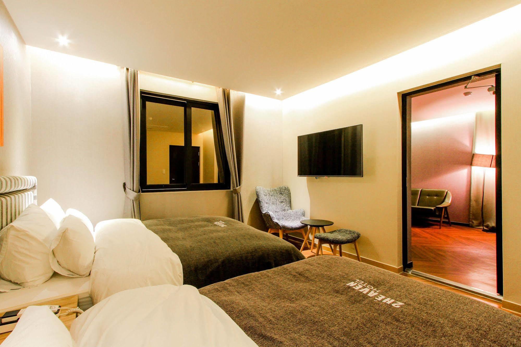 2 Heaven Hotel Seomyeon Пусан Экстерьер фото